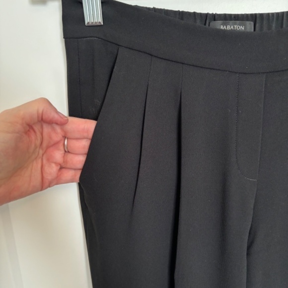 ARITZIA Babaton Cohen Cropped Pleated Pants Black Size 0 - Picture 8 of 9